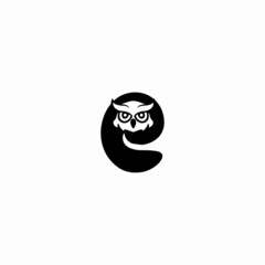 E Letter logo icon with owl icon design vector illustration