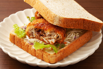 メンチカツサンド