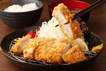 箸上げしたトンカツ