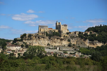 Fototapeta na wymiar das Dorf Beynac et Cazenac in Frankreich