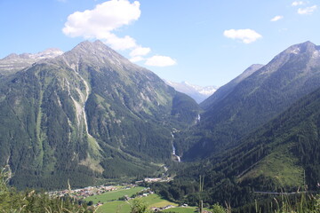 Vistas del valle y de las cataratas de Krimml. Austria.