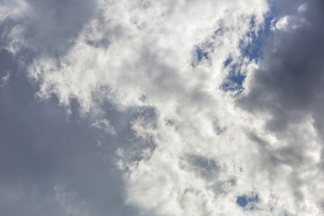 Obraz premium Picturesque textured clouds in the sky at the daytime