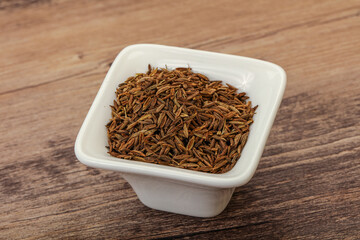Dry zeera seeds in the bowl
