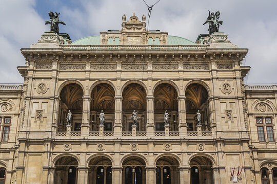 รูปภาพHofoper เลือกดูภาพถ่ายสต็อก เวกเตอร์ และวิดีโอ68 Adobe Stock