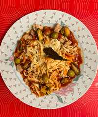 spagheti with tuna and mussels