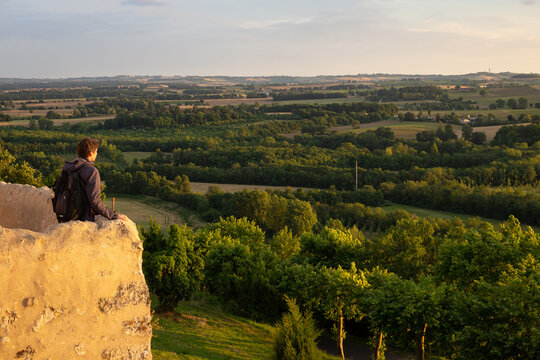 Coucher de soleil sur la campagne du Gers &agrave; Lectoure