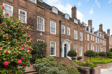 Fototapeta premium Prime London property street. Ilchester Place in Kensington, a popular residential location amongst celebrities and wealthy people