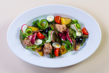 Tuna salad with vegetables