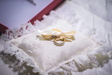  pillow with wedding rings