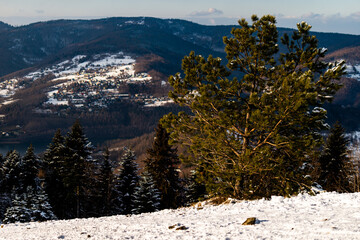 Hrobacza Meadow (pol. Hrobacza Łąka) and Miedzybrodzie Bialskie in wintertime taken from Zar Mountain (pol. Góra Żar) © michaldziedziak