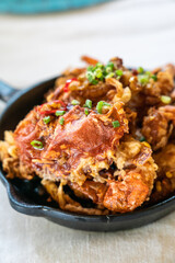 Deep fried soft shell crab with salt and chili.