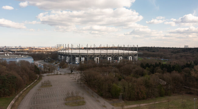 Volksparkstadion Vom Deutschen Fußball Verein Hamburger SV Mit Dem Vereinslogo HSV