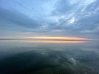 Obraz premium sunrise over the sea