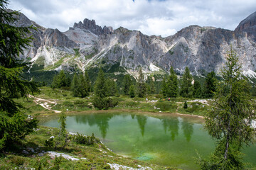 Le lac de Limides dans les Dolomites, Sud-Tyrol, Italie, 2020