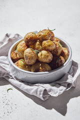 oven baked potatoes with rosemary