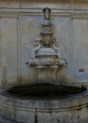 Nostradamus-Brunnen in Saint-Remy-de-Provence / Frankreich