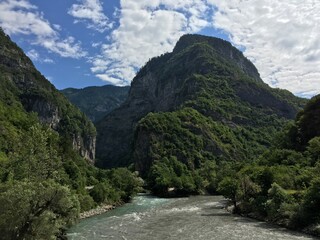 Fototapeta na wymiar Mountains, 2 rivers