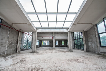 The indoor environment of the glass-roofed shop's rough house