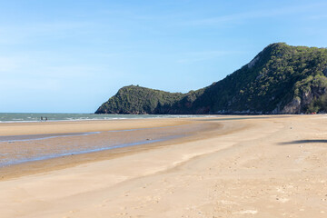 Pictures of sea views with mountains and blue sky