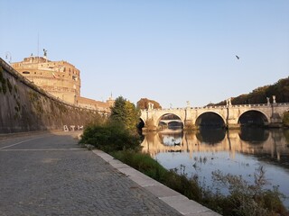 Castel Sant'Angelo dalle sponde del tevere