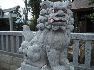 神社を守る狛犬