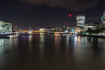 Fototapeta na wymiar london by night