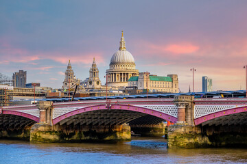Fototapeta premium London city skyline with Saint Paul’s cathedral, cityscape in UK