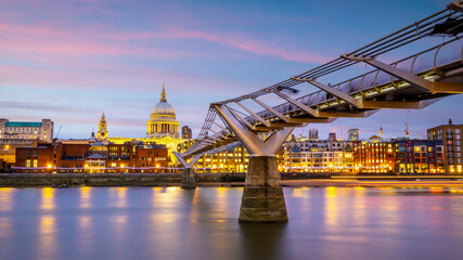 Fototapeta premium London city skyline with Saint Paul’s cathedral, cityscape in UK