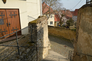 gasse im historischen ortskern von westhofen