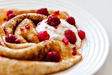 pancakes with raspberries