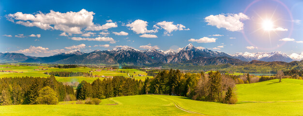 Panorama Landschaft im Allgäu im Frühling