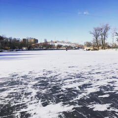 Obraz premium frozen river in winter