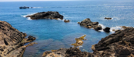 Obraz premium View of the Mediterranean Sea from a cliff at Cap de Creus