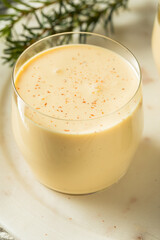 Refreshing Cold Christmas Eggnog