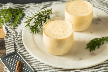 Refreshing Cold Christmas Eggnog