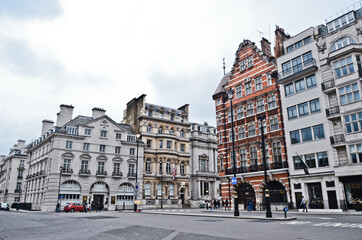 LONDON, GREAT BRITAIN: Scenic view of the city streets with buildings and facades