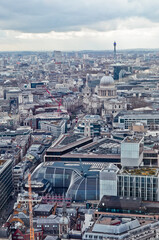 Obraz premium LONDON, GREAT BRITAIN: Scenic aerial view of the cityscape from Sky Garden observation deck