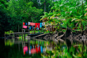 Casa de moradores estilo palafita de moradores na Amaz&ocirc;nica. 
