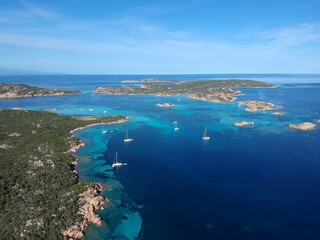 Bucht mit Segelbooten