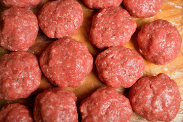 carne molida de vacuno, preparación de hamburguesa casera.
