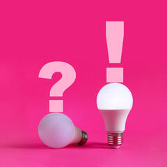 Light bulbs on magenta background. Question and answer, problem and solution, idea creative concept. - obrazy, fototapety, plakaty