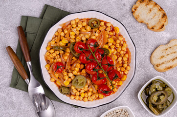 Stewed chickpeas with vegetables