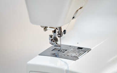 Sewing machine working part, replacement foot