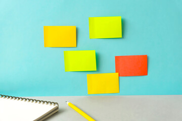 Tags which were put on the wall. 壁に貼られた付箋