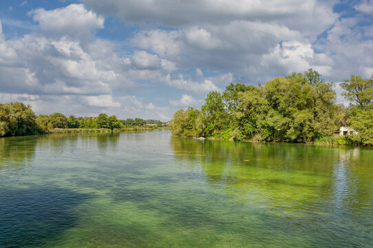 der Fluss Alz in Seebruck,Chiemsee,Bayern,Deutschland
