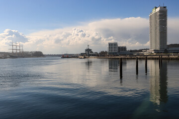 Ostseebad Travemünde; Hafeneinfahrt von der Nordermole