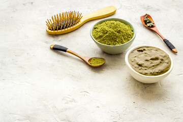 Herbal natural hair dye - henna with wooden comb