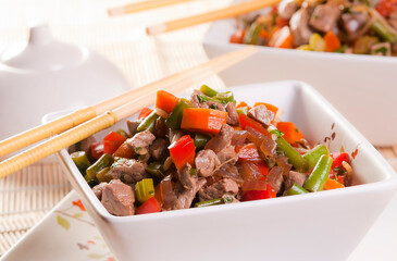 carne com legumes receita oriental