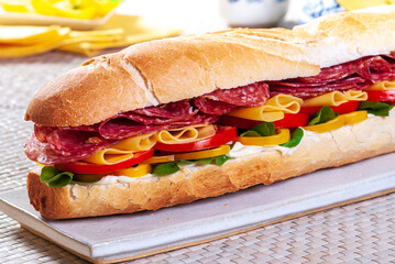 sandwich  de Salem e legumes