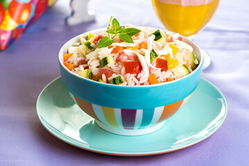 Arroz colorido com legumes comida pra criança